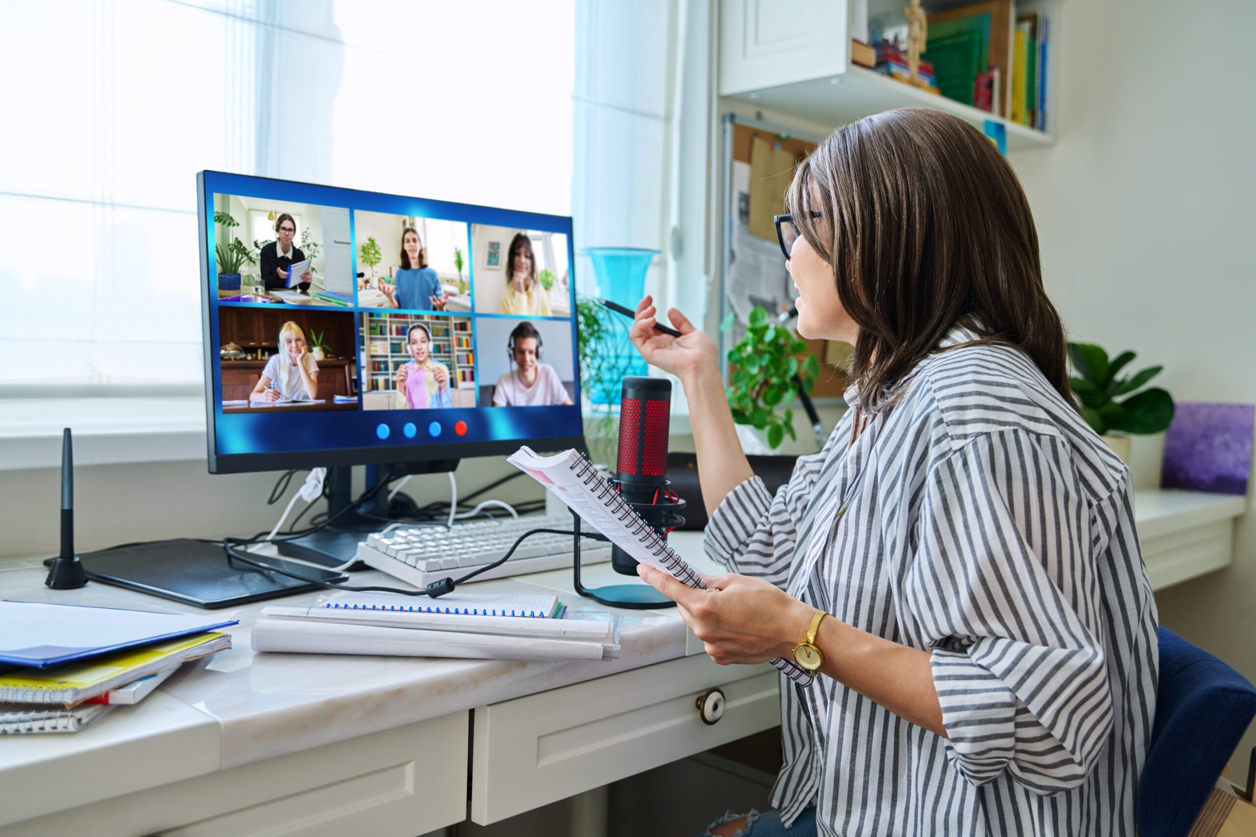 Hybrid Working is the Future Says UK Contact Centre Leaders