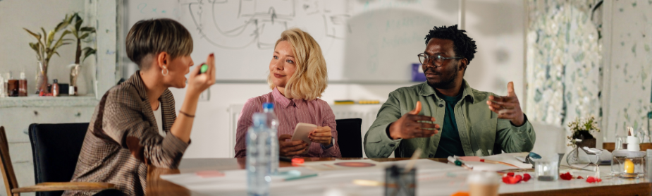 Explore various aspects of the advisor role and how to deliver that first-class experience.